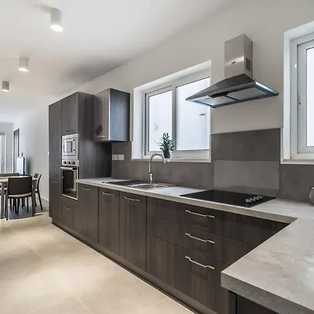 Penthouse In خليج سانت بول