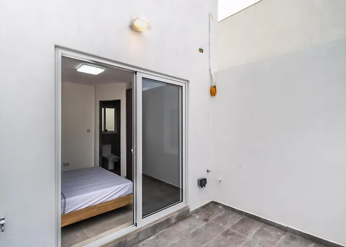 Penthouse In Apartament St. Paul's Bay