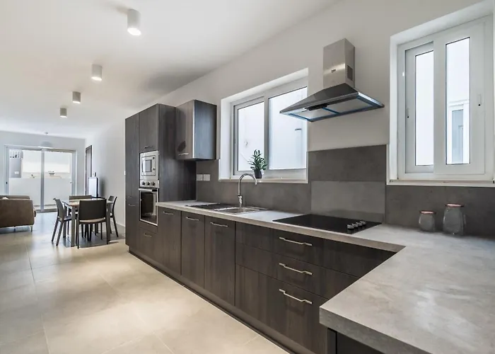 Penthouse In * St. Paul's Bay